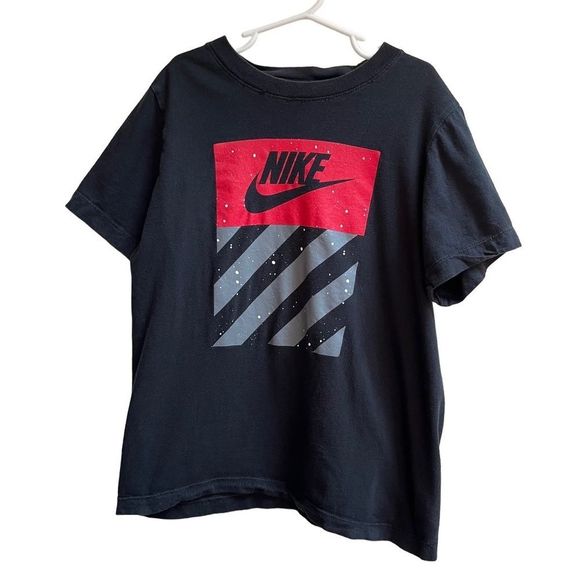 Kids Nike t-shirt - Picture 1 of 6
